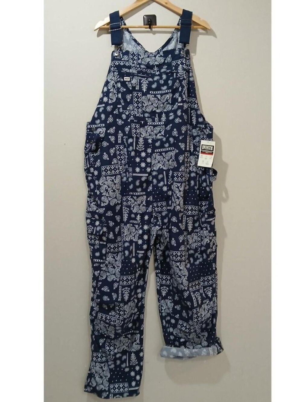 ISO - Duluth Heirloom Gardening Bibs Blue Bandana or Wildflower print